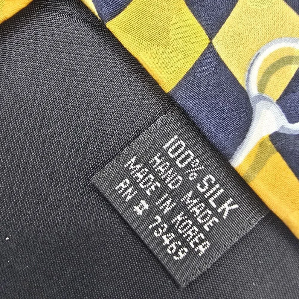 Mens Necktie Vintage Looney Tunes Mania Yellow 56.5